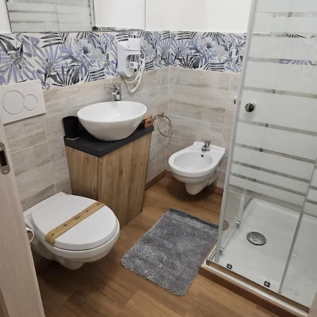 Mxp Busto 3* בוסטו ארסיציו