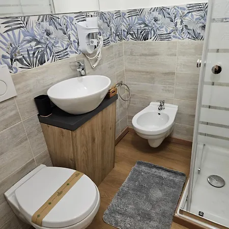 בית הארחה Mxp Busto 3*